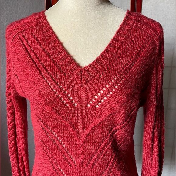 Buffalo by David Bitton Bright Red Knit V-Neck Pullover Sweater (Size: Medium) - Picture 8 of 12